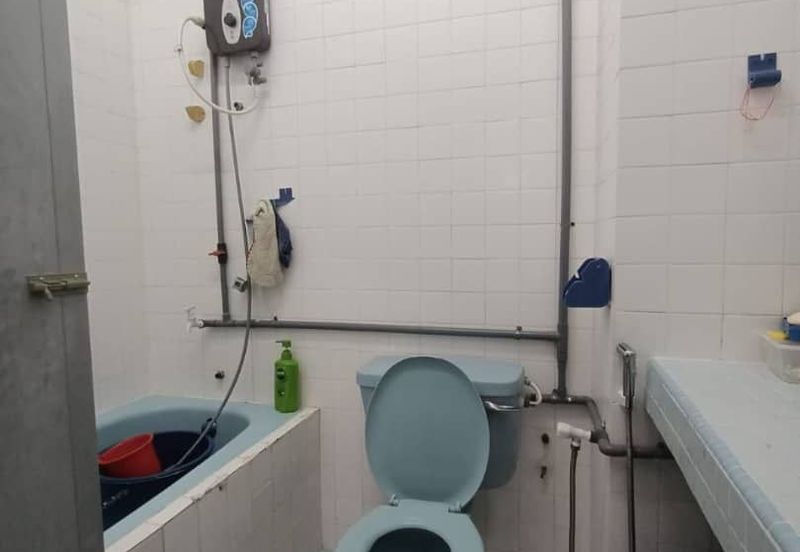 Ayers & Astaria Condominium