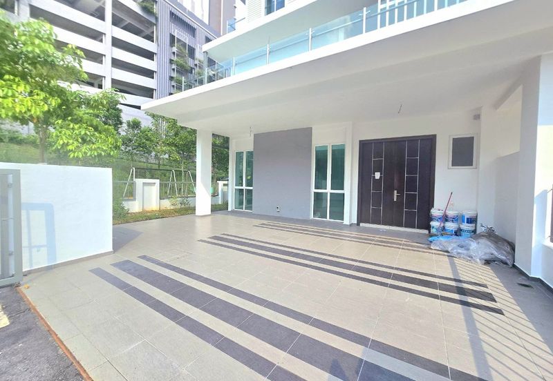 3 Storey Semi D, End Lot unit