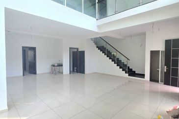 3 Storey Semi D, End Lot unit