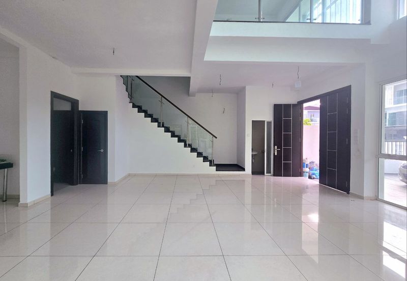 3 Storey Semi D, End Lot unit