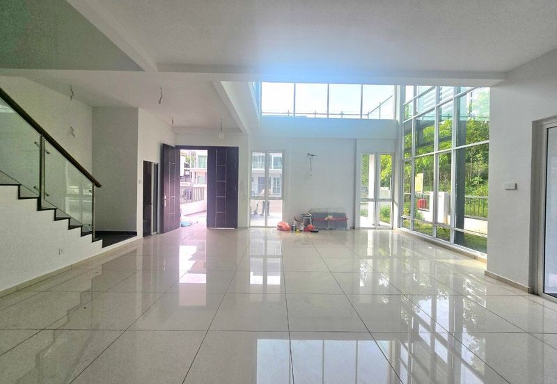 3 Storey Semi D, End Lot unit