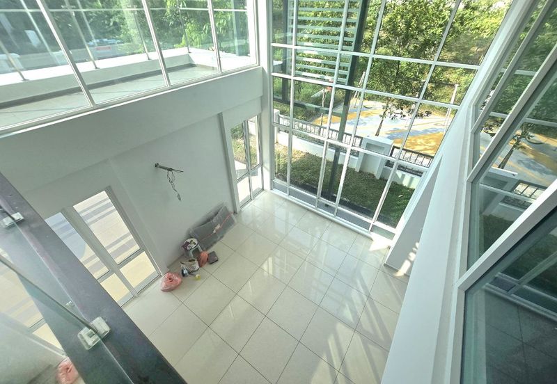 3 Storey Semi D, End Lot unit