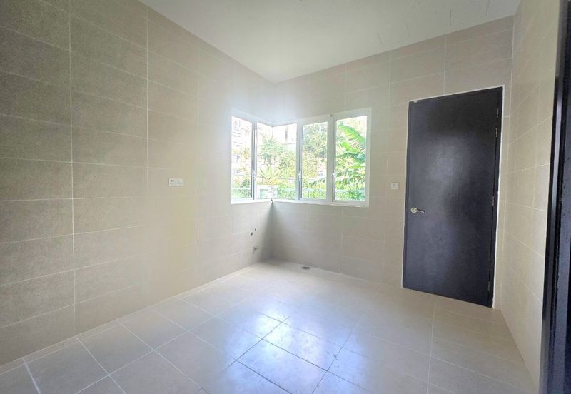 3 Storey Semi D, End Lot unit