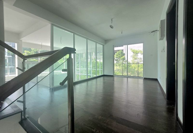 3 Storey Semi D, End Lot unit