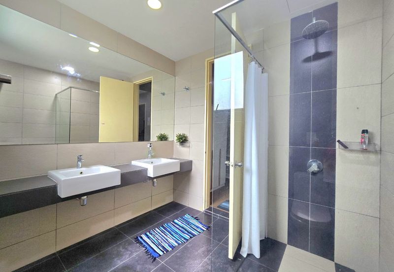 Lake Point Residence