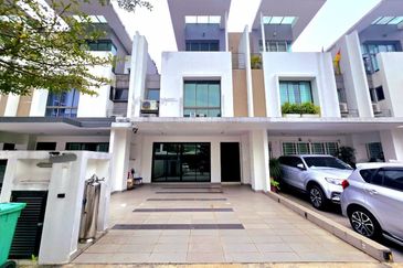 Lake Point Residence