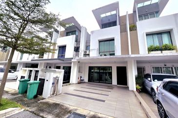 Lake Point Residence