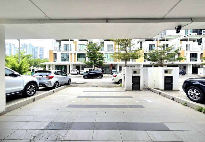 Lake Point Residence