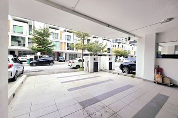 Lake Point Residence