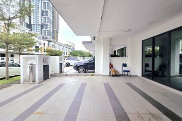 Lake Point Residence