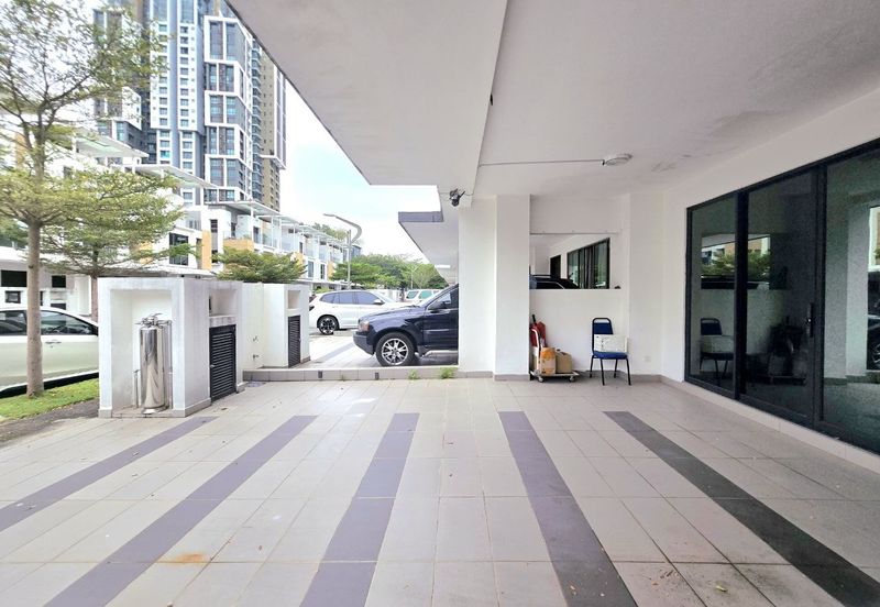 Lake Point Residence