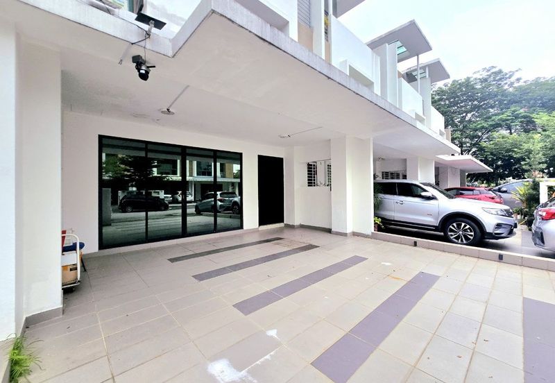 Lake Point Residence