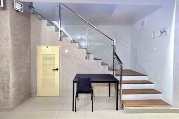 Lake Point Residence