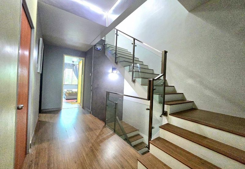 Lake Point Residence