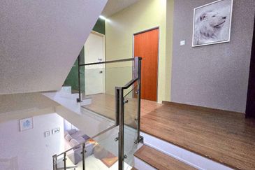 Lake Point Residence