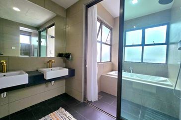 Lake Point Residence