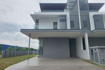 Broadleaf Residences, Hometree