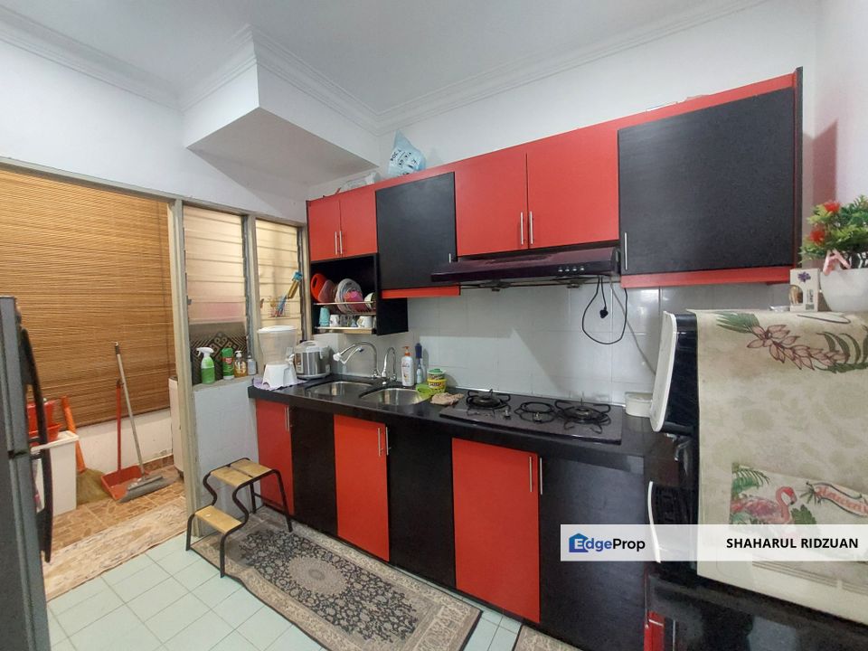 SkyVillas Apartment Seri Kembangan Renovated Ready to Move In, Selangor, Seri Kembangan