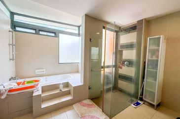 Bangi Lakehill Villas