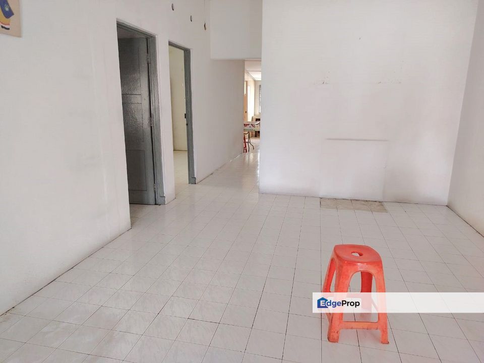 Seksyen 8 Petaling Jaya Single Storey Terrace House Endlot Extra Land, Selangor, Petaling Jaya