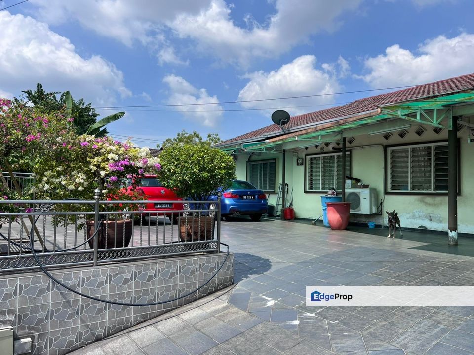 Seksyen 12 Petaling Jaya Single Storey Bungalow Renewed Lease Easy Loan, Selangor, Petaling Jaya