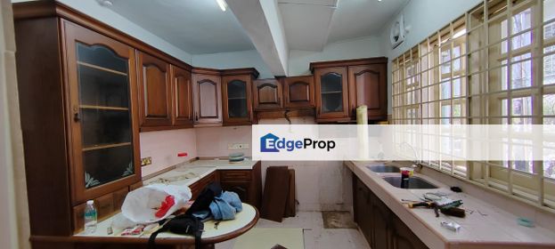 Double Storey house SS19 Subang Jaya Partially Furnished 2 Beds 2 Bath, Selangor, Subang Jaya