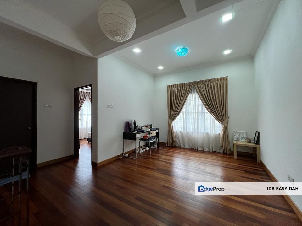 Bandar Tasik Kesuma Semi-D For Sale Extra Land Furnished , Selangor, Semenyih