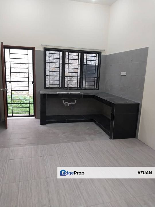 SINGLE STOREY SEMI-D SALAK TINGGI, SEPANG SELANGOR, Selangor, Sepang