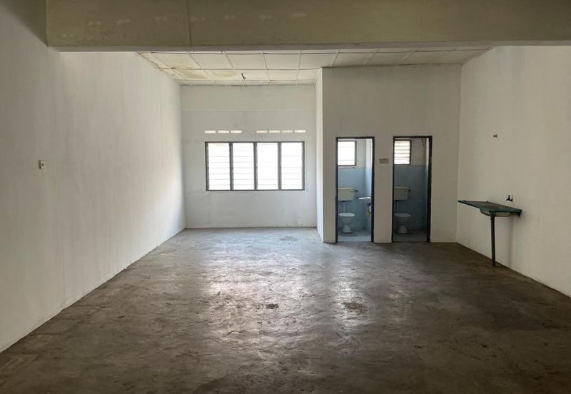 2 STOREY SHOPLOT DENGKIL FOR RENT