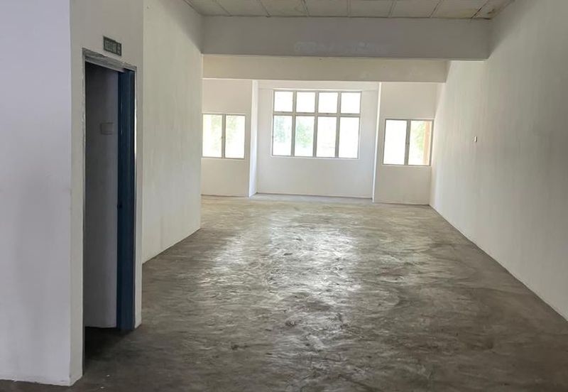 2 STOREY SHOPLOT DENGKIL FOR RENT