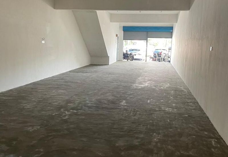 2 STOREY SHOPLOT DENGKIL FOR RENT