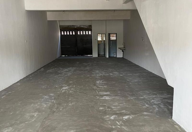 2 STOREY SHOPLOT DENGKIL FOR RENT