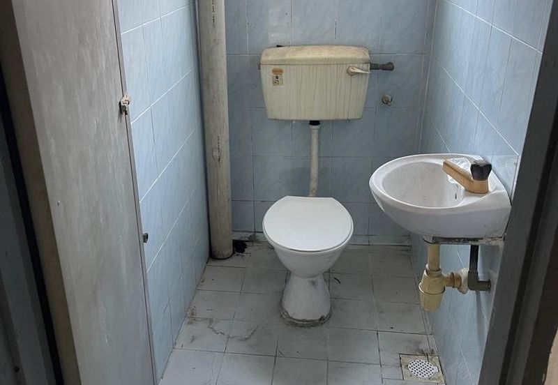 2 STOREY SHOPLOT DENGKIL FOR RENT