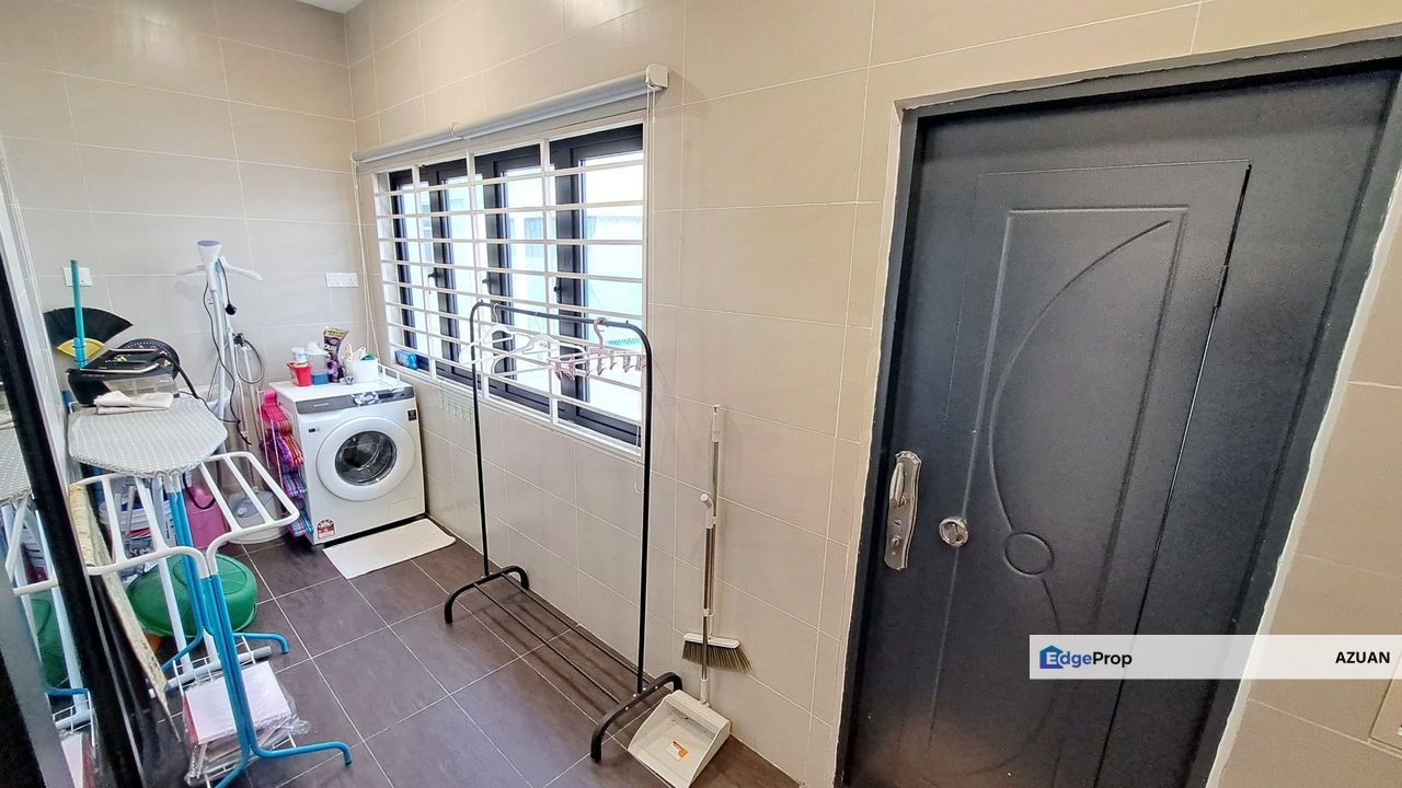 2 Storey (Renovated) Facing Open Semarang Mutiara, Dengkil , Selangor, Dengkil