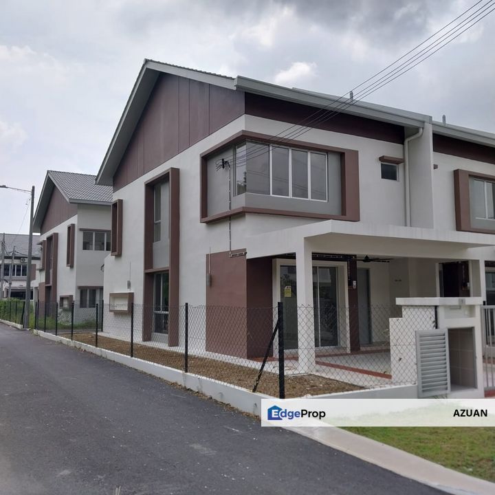 RENOVATED 2 STOREY END LOT CENDANA@ GREENWOODS TAMAN SALAK PERDANA BANDAR BARU SALAK TINGGI, Selangor, Dengkil