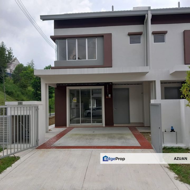 RENOVATED 2 STOREY END LOT CENDANA@ GREENWOODS TAMAN SALAK PERDANA BANDAR BARU SALAK TINGGI, Selangor, Dengkil