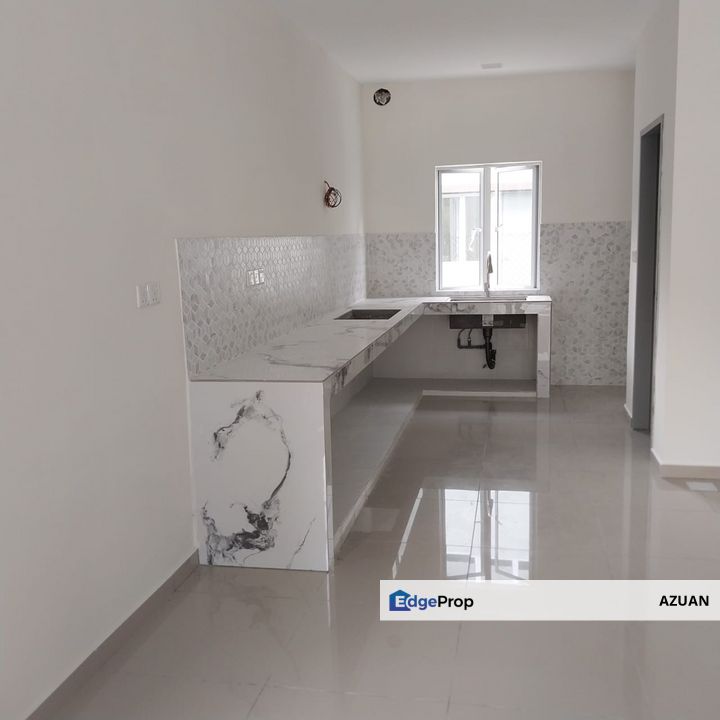 RENOVATED 2 STOREY END LOT CENDANA@ GREENWOODS TAMAN SALAK PERDANA BANDAR BARU SALAK TINGGI, Selangor, Dengkil