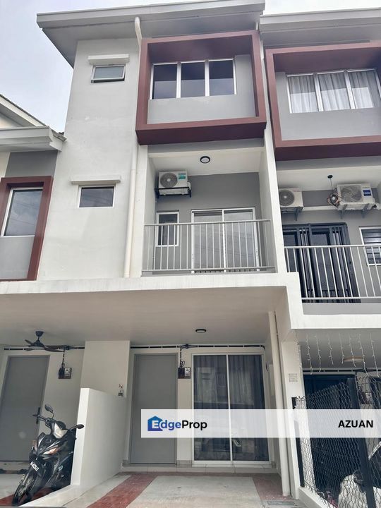 TOWNHOUSE SERAYA @ GREENWOODS TAMAN SALAK PERDANA BANDAR BARU SALAK TINGGI, Selangor, Sepang