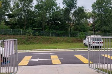 FACING OPEN AREA!!! 2 STOREY END LOT CENDANA@ GREENWOODS TAMAN SALAK PERDANA BANDAR BARU SALAK TINGGI