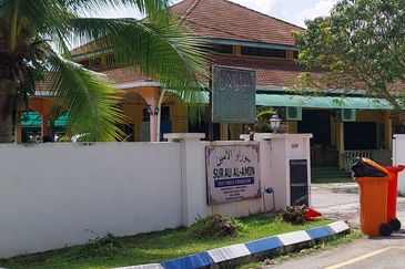 FACING OPEN AREA!!! 2 STOREY END LOT CENDANA@ GREENWOODS TAMAN SALAK PERDANA BANDAR BARU SALAK TINGGI