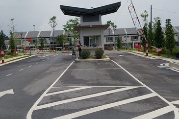 FACING OPEN AREA!!! 2 STOREY END LOT CENDANA@ GREENWOODS TAMAN SALAK PERDANA BANDAR BARU SALAK TINGGI