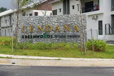 FACING OPEN AREA!!! 2 STOREY END LOT CENDANA@ GREENWOODS TAMAN SALAK PERDANA BANDAR BARU SALAK TINGGI
