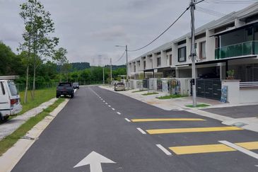 FACING OPEN AREA!!! 2 STOREY END LOT CENDANA@ GREENWOODS TAMAN SALAK PERDANA BANDAR BARU SALAK TINGGI