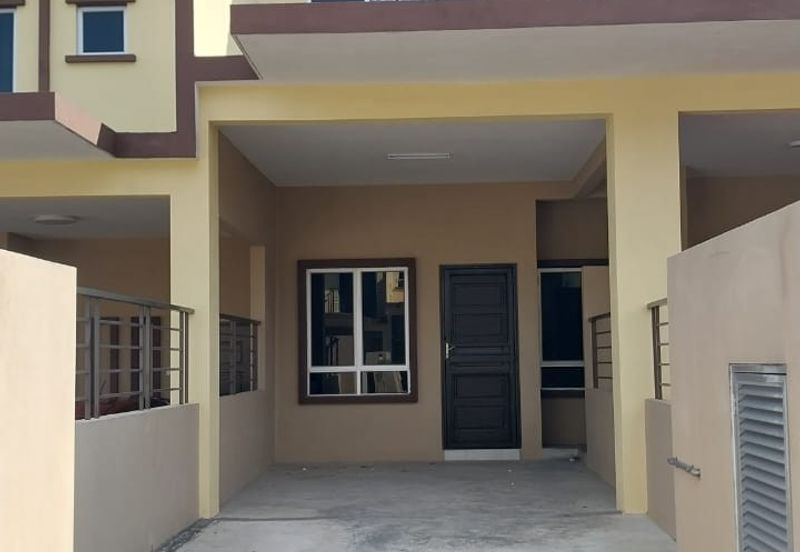 Townhouse Taman Salak Mulia, Salak Tinggi, Sepang