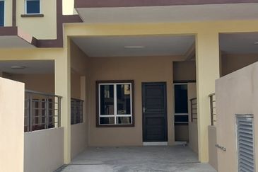 Townhouse Taman Salak Mulia, Salak Tinggi, Sepang