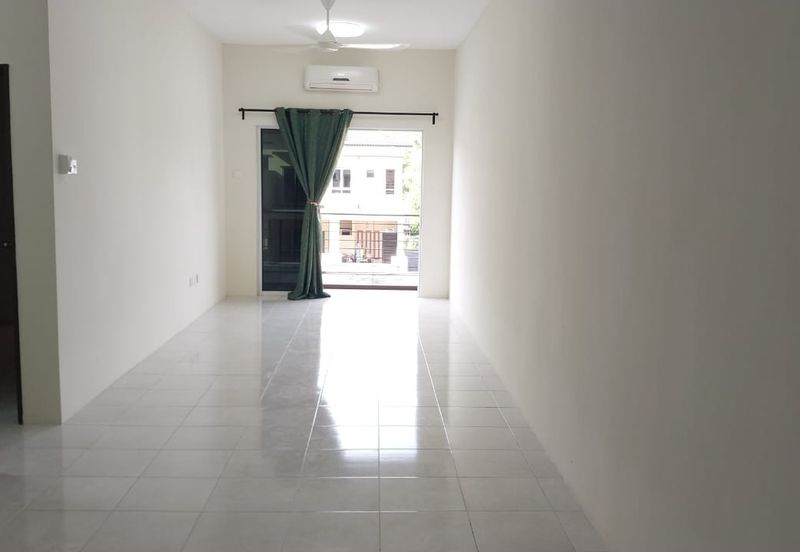 Townhouse Taman Salak Mulia, Salak Tinggi, Sepang