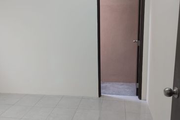 Townhouse Taman Salak Mulia, Salak Tinggi, Sepang