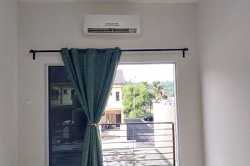 Townhouse Taman Salak Mulia, Salak Tinggi, Sepang