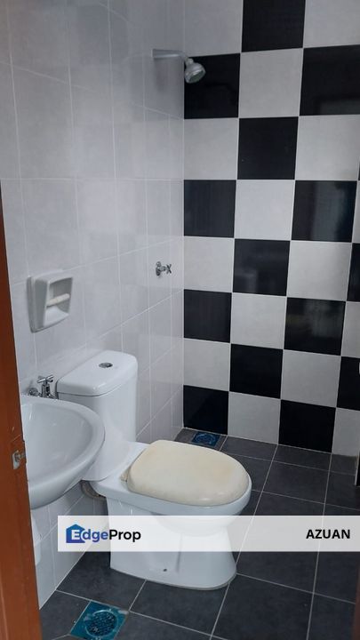 2 STOREY TERRACE HOUSE TAMAN SAUJANA KLIA, SEPANG, Selangor, Sepang