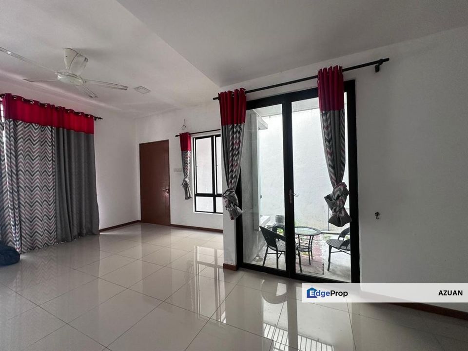 2 Storey Terrace Intermediate Taman Saujana KLIA, Sepang, Selangor, Sepang